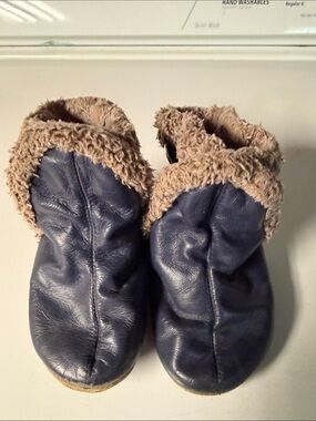 Robeez Navy and Tan Faux-Fur Lined Baby Slippers